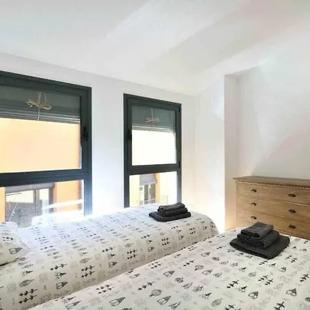 Stunning W Amazing Views In Apartment