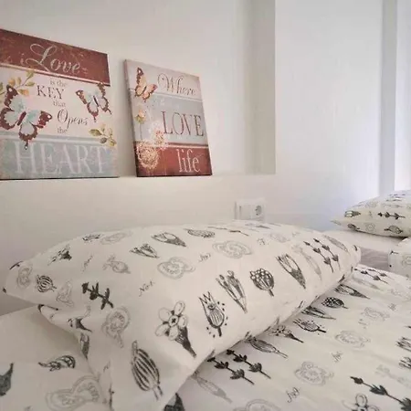 Apartment Stunning W Amazing Views In Girona