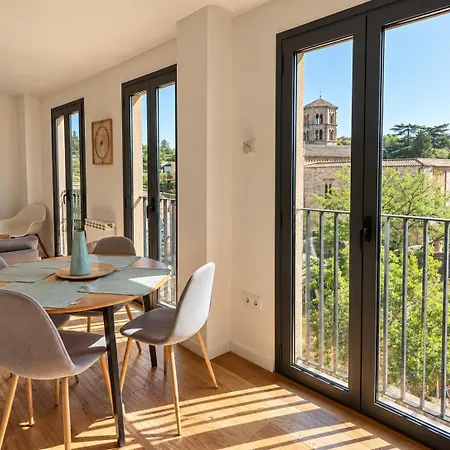 Stunning W Amazing Views In Appartement Gerona